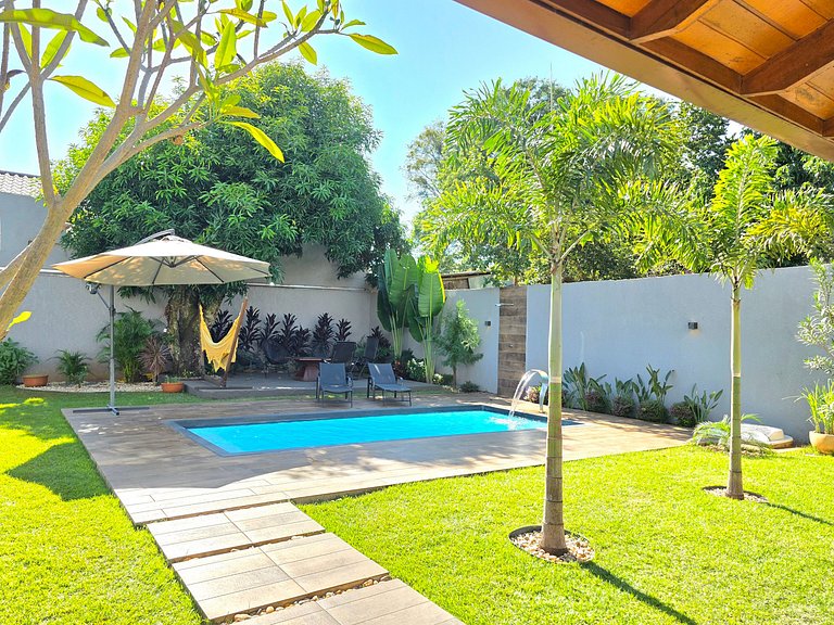 Casa 3 Suítes Excelente área de Lazer Vila A