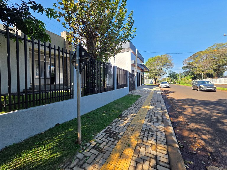 Casa 3 Suítes Excelente área de Lazer Vila A