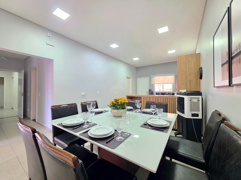 Casa 3 Suítes Excelente área de Lazer Vila A