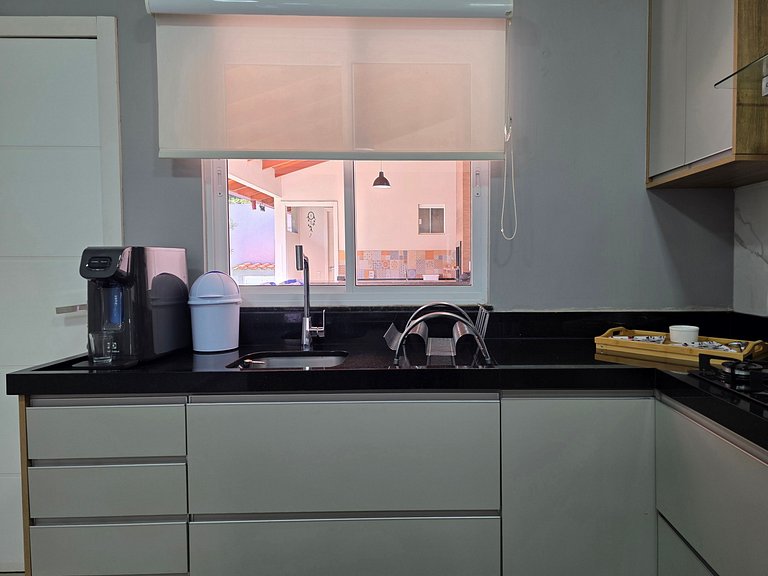 Casa 3 Suítes Excelente área de Lazer Vila A