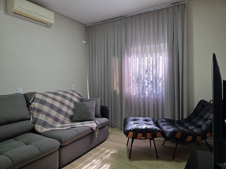 Casa 3 Suítes Excelente área de Lazer Vila A