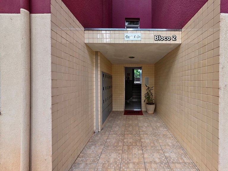 Apt 02 quartos 10 min Centro em condominio