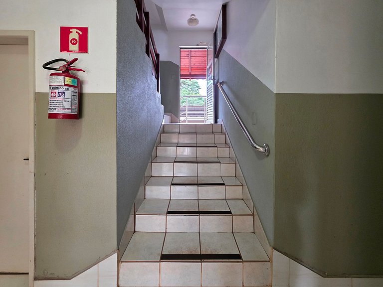 Apt 02 quartos 10 min Centro em condominio