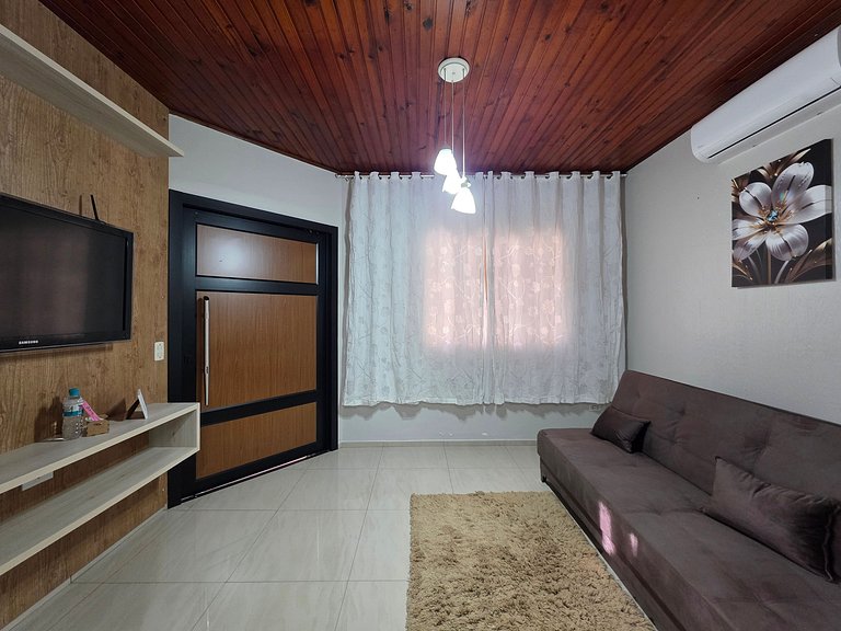 Casa Quintal amplo muito prox das Cataratas e Aero