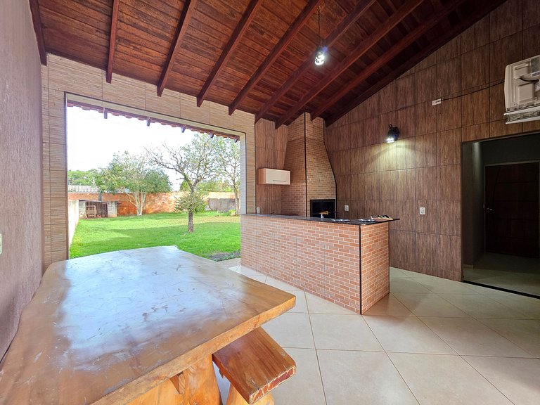 Casa Quintal amplo muito prox das Cataratas e Aero