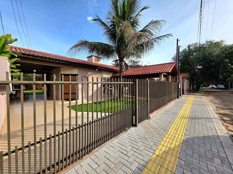 Casa Quintal amplo muito prox das Cataratas e Aero
