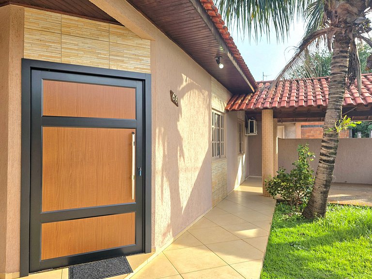Casa Quintal amplo muito prox das Cataratas e Aero
