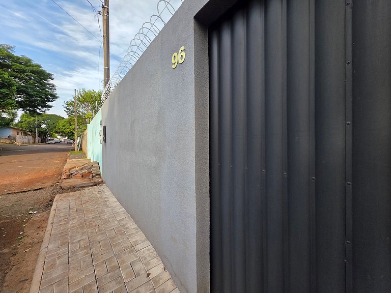 Casa 2 Quartos 2 WC Bairro tranquilo 6 min centro