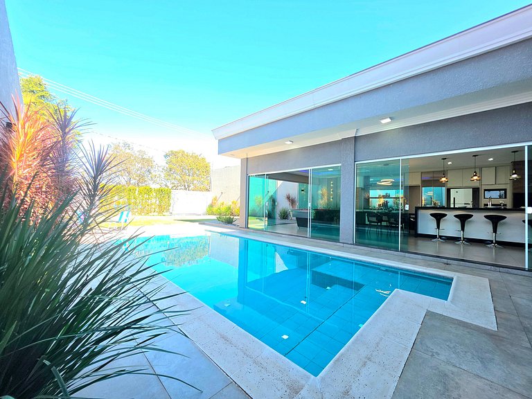 Casa 3 Suítes Lazer piscina e sinuca prox Centro