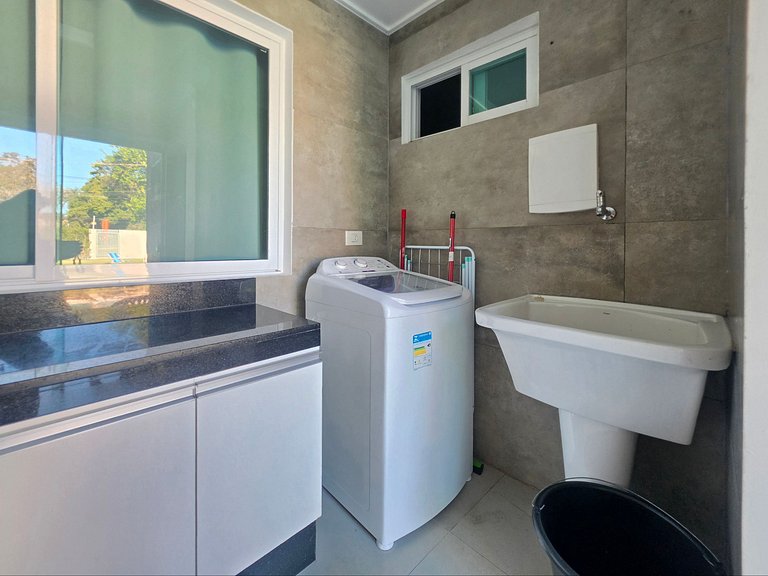 Casa 3 Suítes Lazer piscina e sinuca prox Centro