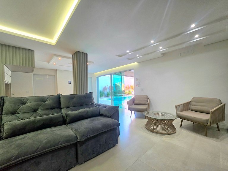 Casa 3 Suítes Lazer piscina e sinuca prox Centro