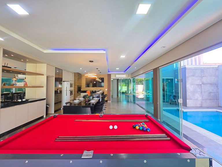 Casa 3 Suítes Lazer piscina e sinuca prox Centro