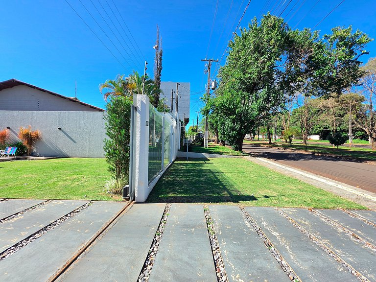 Casa 3 Suítes Lazer piscina e sinuca prox Centro