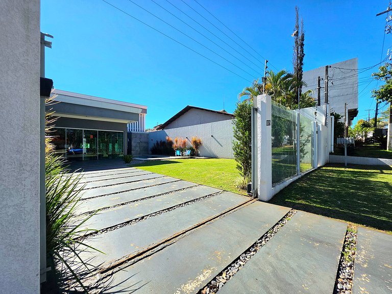 Casa 3 Suítes Lazer piscina e sinuca prox Centro