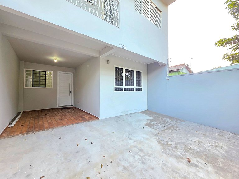 Sobrado completo com 3 quartos, próximo do centro