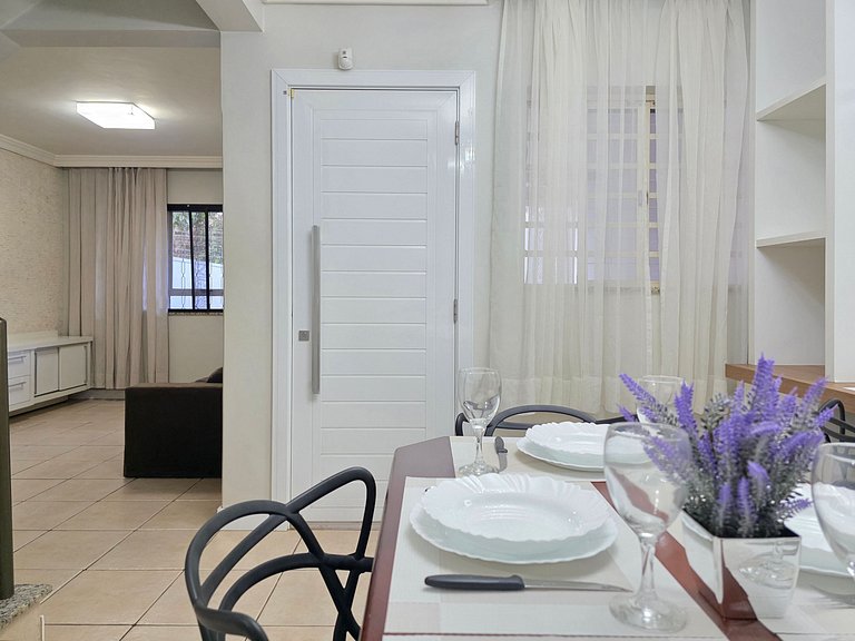 Sobrado completo com 3 quartos, próximo do centro