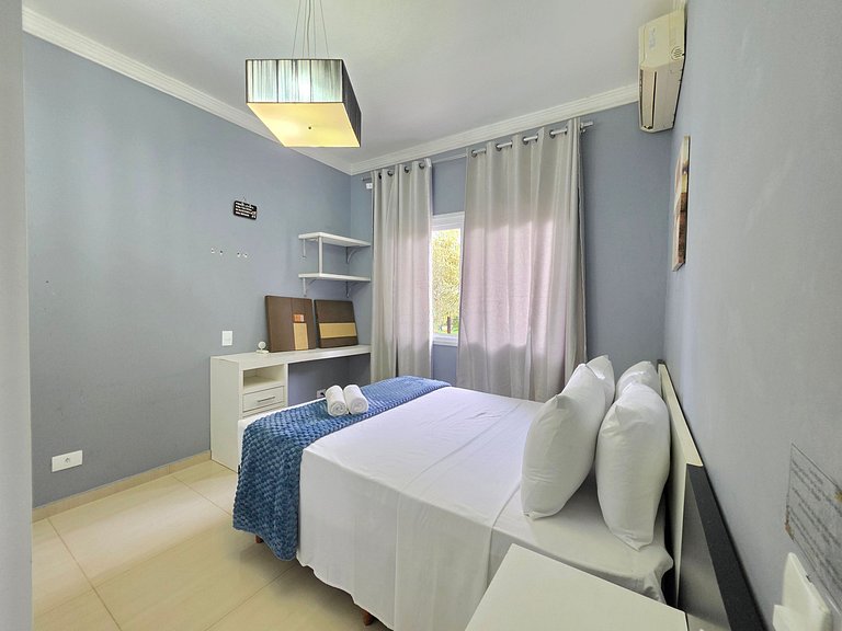 Casa 6 Quartos Ampla com área verde 5 min Centro