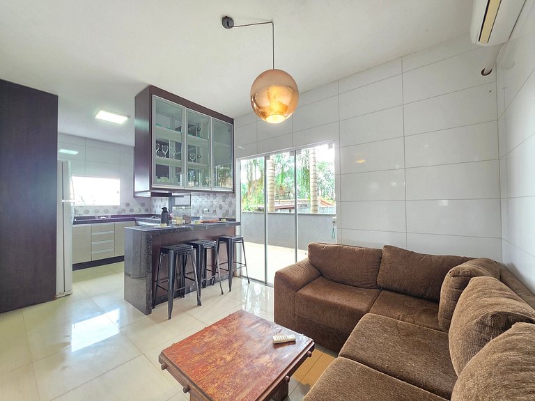 Casa 6 Quartos Ampla com área verde 5 min Centro