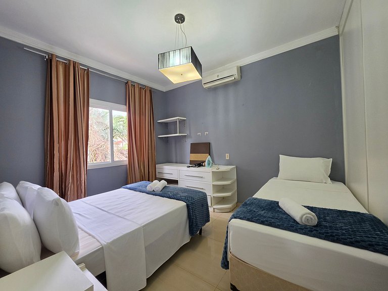 Casa 6 Quartos Ampla com área verde 5 min Centro