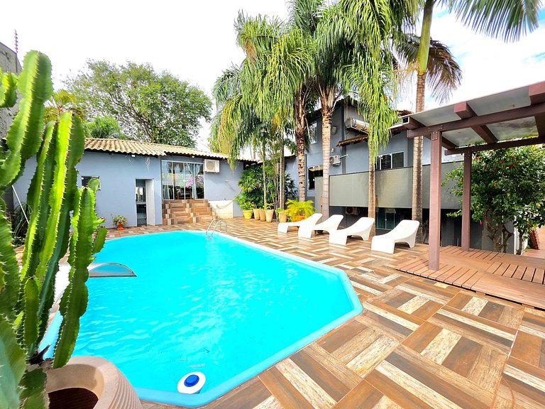 Casa 6 Quartos Ampla com área verde 5 min Centro