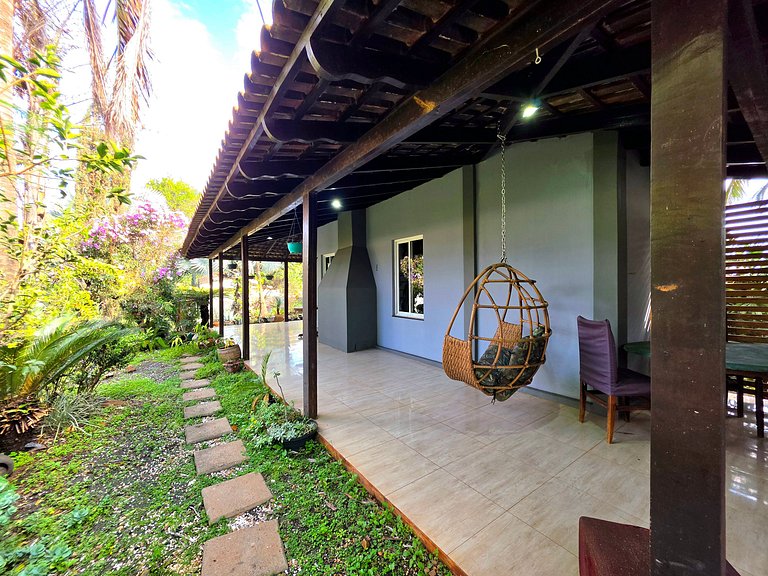 Casa 6 Quartos Ampla com área verde 5 min Centro