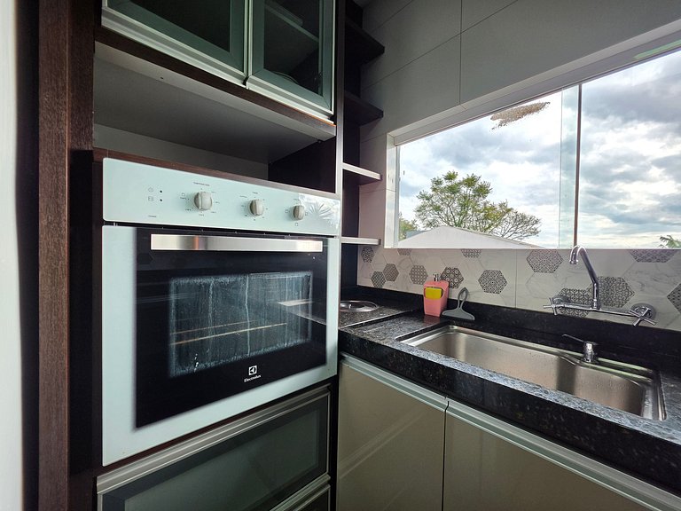 Casa 6 Quartos Ampla com área verde 5 min Centro