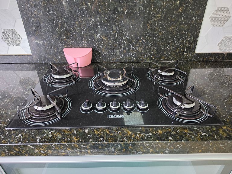 Casa 6 Quartos Ampla com área verde 5 min Centro