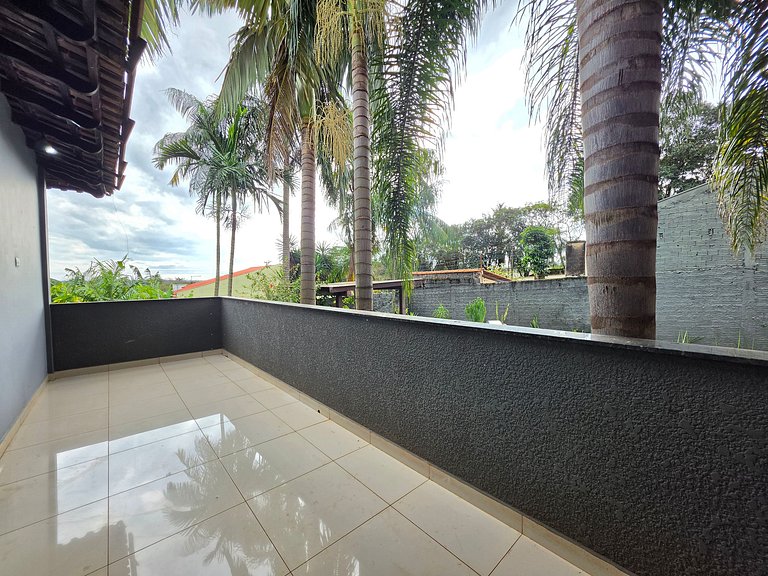 Casa 6 Quartos Ampla com área verde 5 min Centro