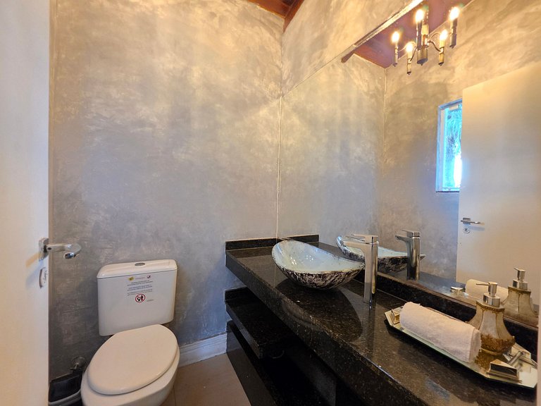 Casa 6 Quartos Ampla com área verde 5 min Centro
