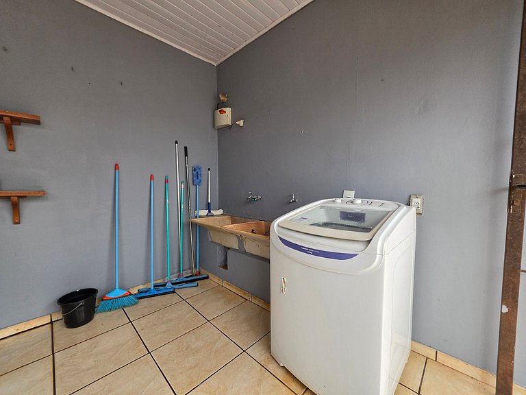 Casa 6 Quartos Ampla com área verde 5 min Centro