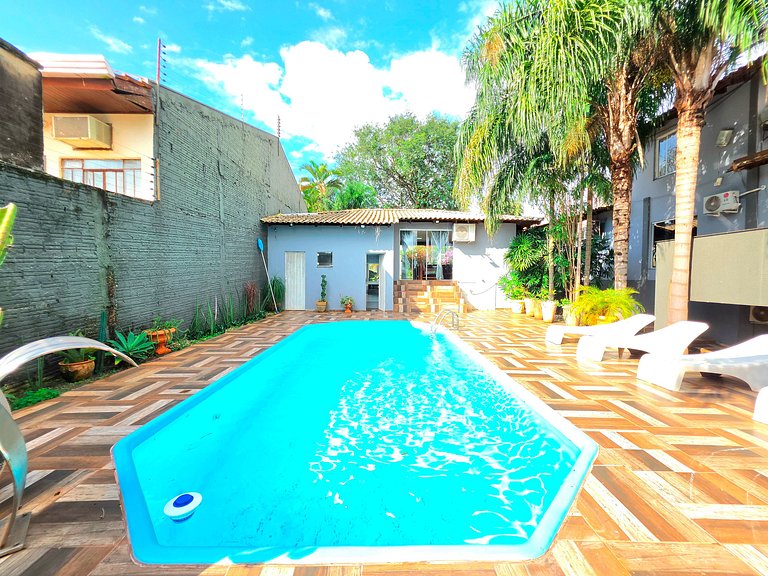 Casa 6 Quartos Ampla com área verde 5 min Centro