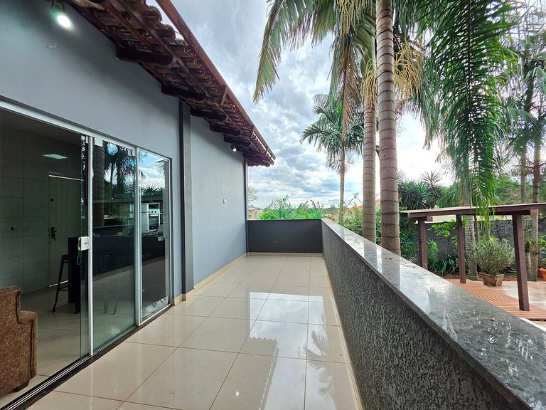 Casa 6 Quartos Ampla com área verde 5 min Centro