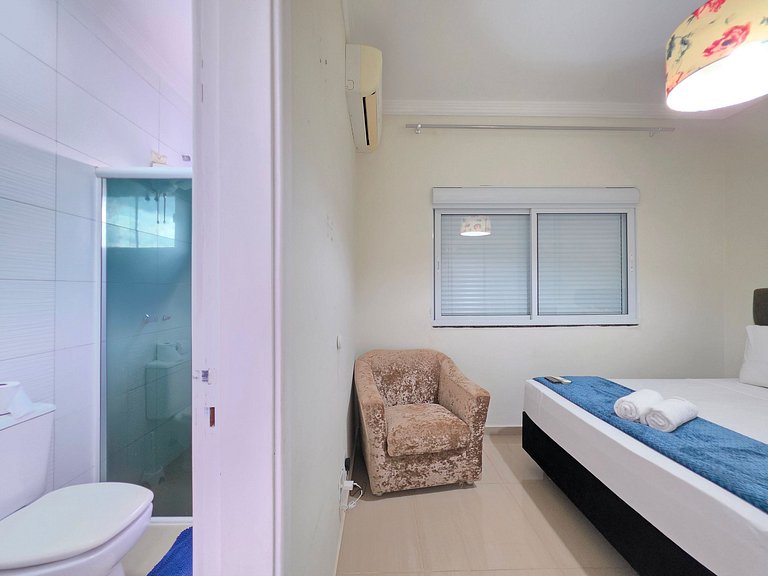 Casa 6 Quartos Ampla com área verde 5 min Centro