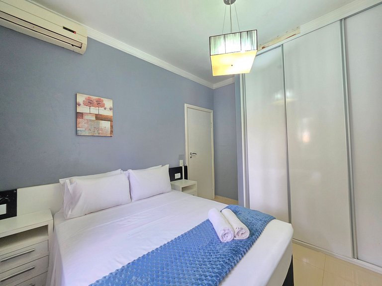 Casa 6 Quartos Ampla com área verde 5 min Centro