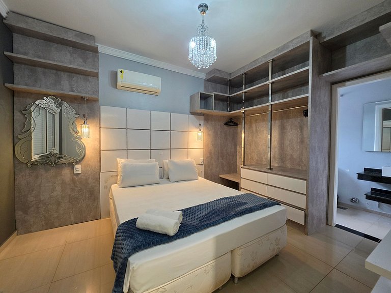 Casa 6 Quartos Ampla com área verde 5 min Centro