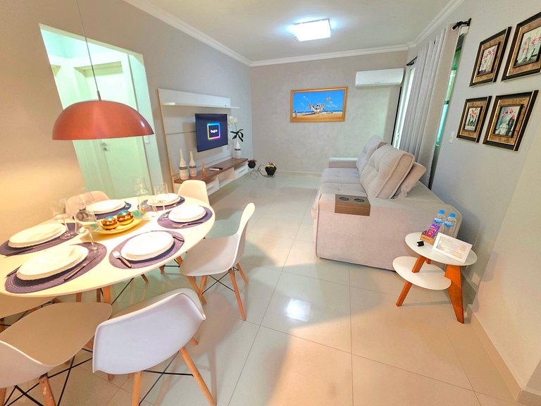 Apt em Meia Praia | 2 Quartos Quadra mar