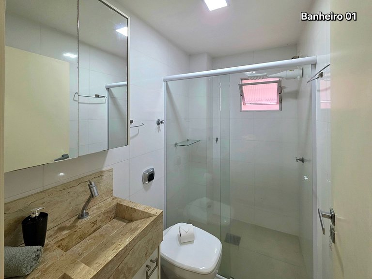 Apt em Meia Praia | 2 Quartos Quadra mar