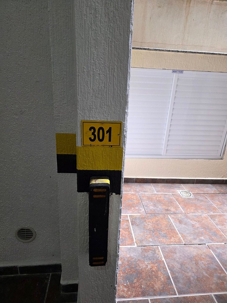 Apt em Meia Praia | 2 Quartos Quadra mar