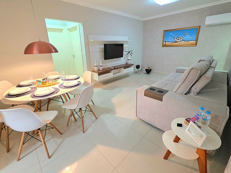 Apt em Meia Praia | 2 Quartos Quadra mar