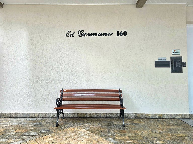 Apt em Meia Praia | 2 Quartos Quadra mar