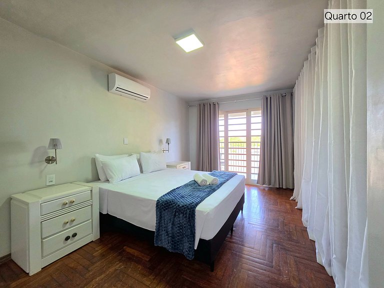 Casa Ampla com Piscina, 4 Quartos Bairro Nobre