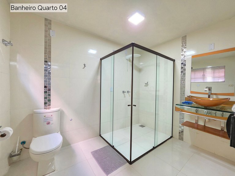 Casa Ampla com Piscina, 4 Quartos Bairro Nobre