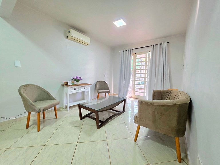 Casa Ampla com Piscina, 4 Quartos Bairro Nobre