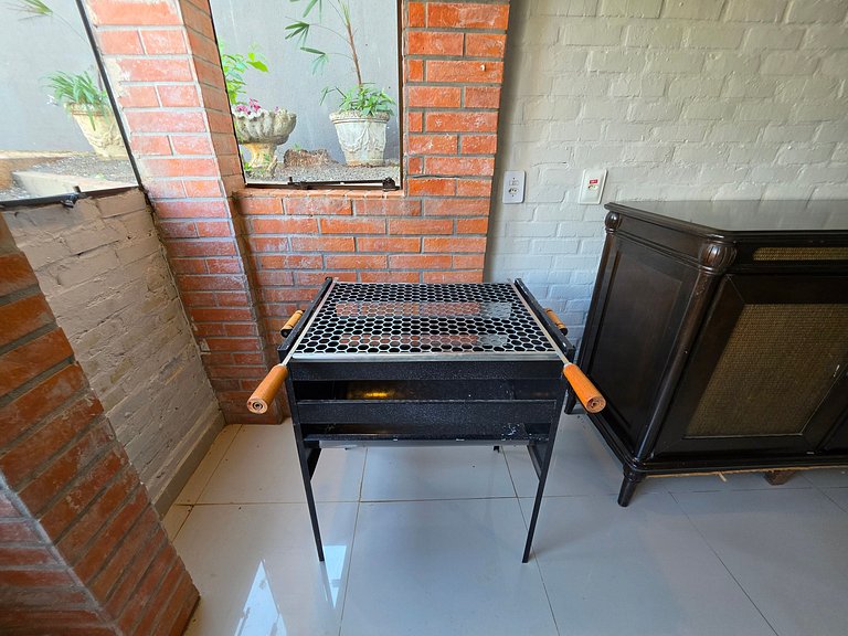 Casa Ampla com Piscina, 4 Quartos Bairro Nobre