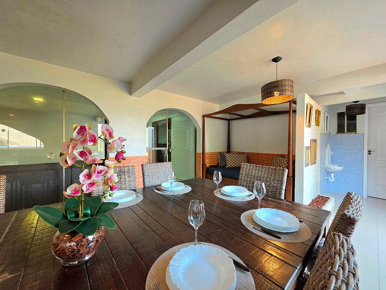 Casa Ampla com Piscina, 4 Quartos Bairro Nobre