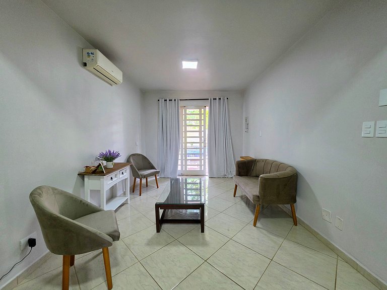 Casa Ampla com Piscina, 4 Quartos Bairro Nobre
