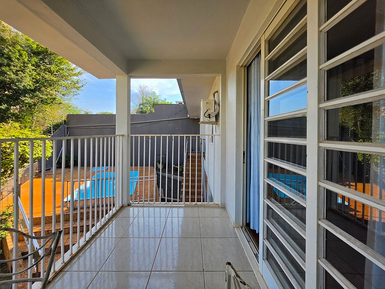 Casa Ampla com Piscina, 4 Quartos Bairro Nobre