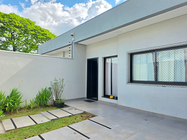 Casa Completa para 5 pessoas prox. Centro e Cat.