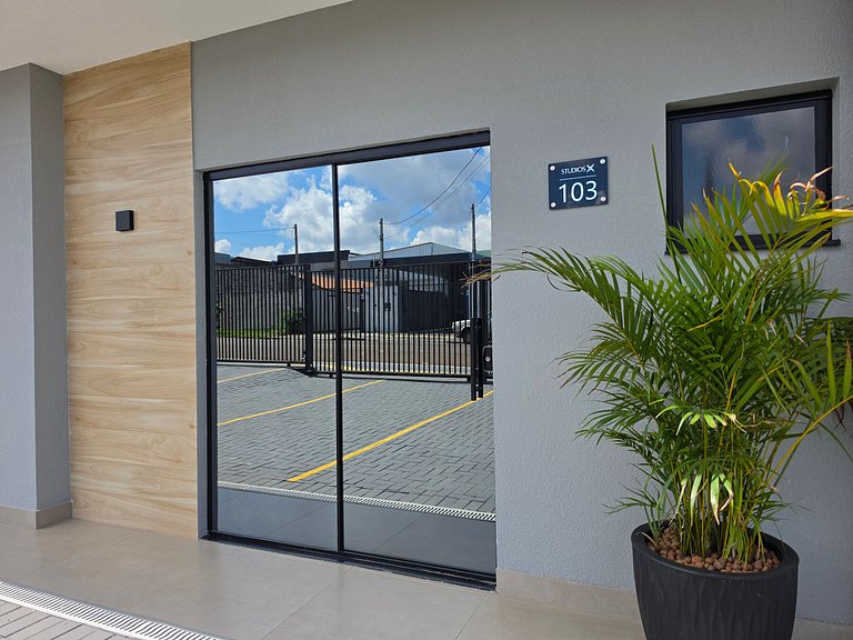 Studio 103 novo confortável | Térreo 10min Centro