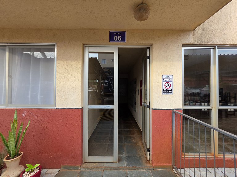 Apt 3 Quartos - 10 min Centro em Condominio